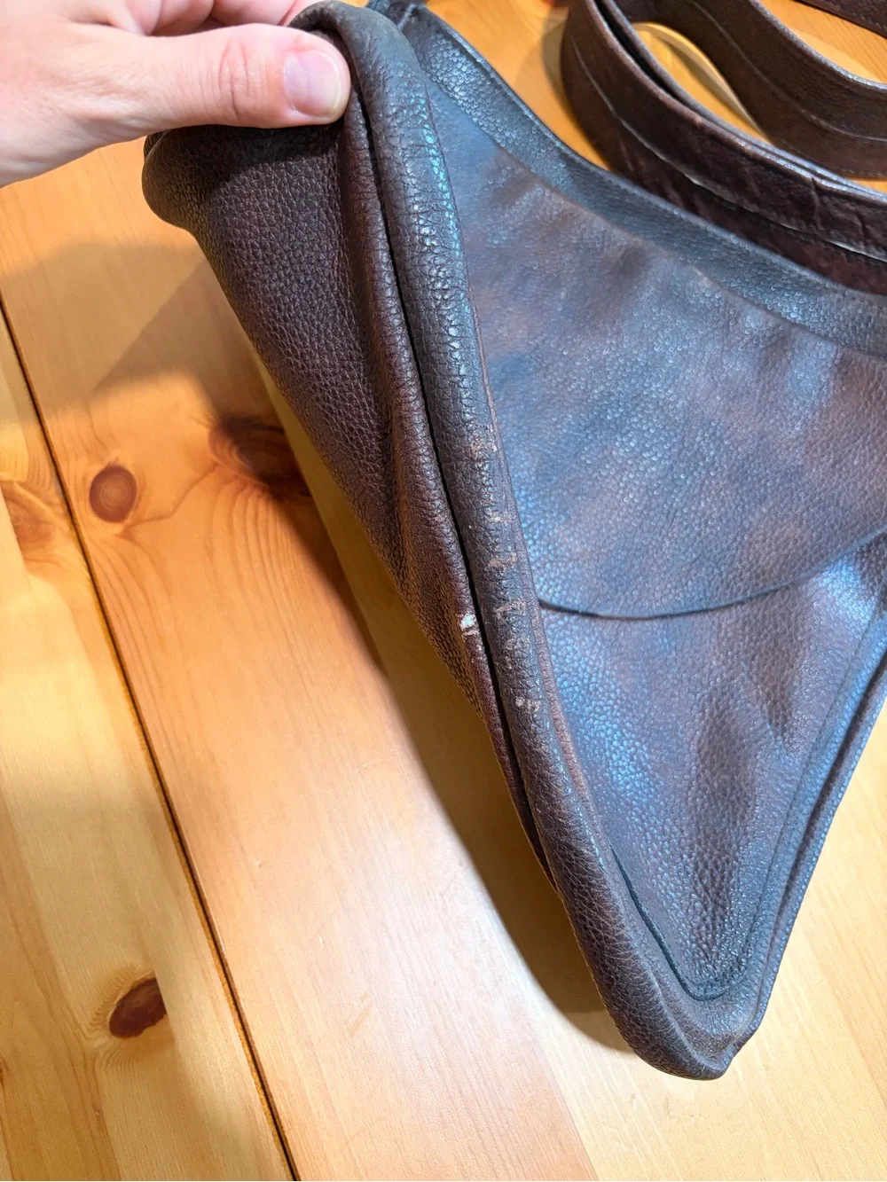 Vintage Chocolate Leather Messenger Crossbody Bag - Classic Everyday Carry